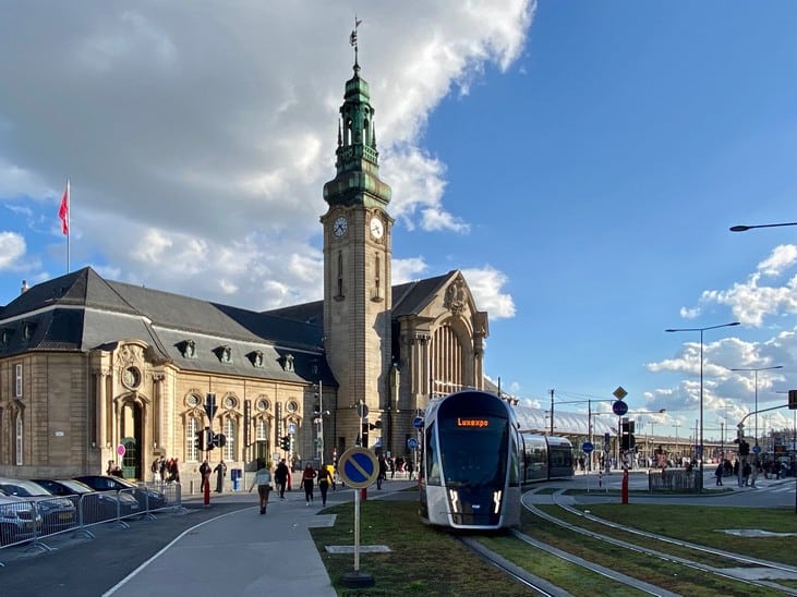 Burorent - Tram et Gare Centrale Luxembourg